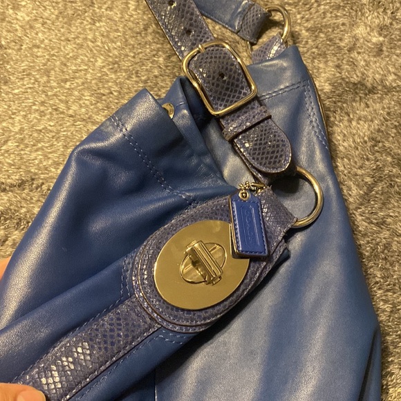 Coach purse - Picture 2 of 8